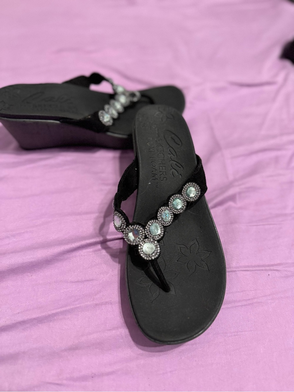 Skechers Black Crystal-Embellished Wedge Thong Sandals NEVER WORN
